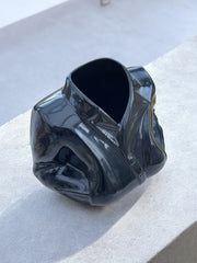 Vase blouson en céramique noire