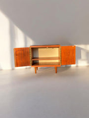 Petit meuble vintage années 60 poignées laiton