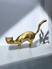 Majestueux et grand chat en laiton