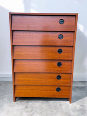 Très grand meuble à chaussures