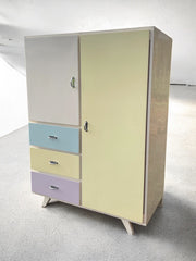 Armoire pastel années 60