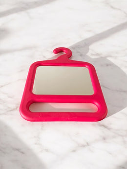 Miroir forme de cintre par Louise Hederstrom, années 2000. Édition limitée