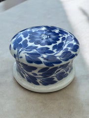 Ancienne à bijoux porcelaine bleue et blanche