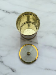 Ancienne boite à biscuits ou chocolats en fer blanc lithographié,  Victoria, motif floral