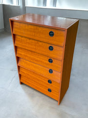 Très grand meuble à chaussures