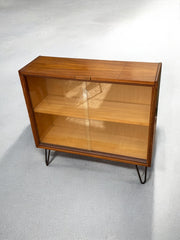 Meuble vitrine en teck pieds métal épingle noir