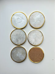 Sous verres nacrés, laiton, liège, années 70