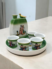 Service a saké siffleur femmes dénudées