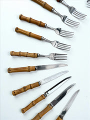 16 couverts en bambou et inox années 70
