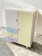Armoire pastel années 60