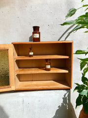 Armoire à pharmacie / épices