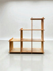 Bibliothèque escalier maison Regain en pin