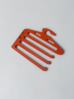 Cintre orange « moi » années 70