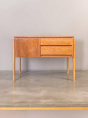 Petit meuble d’appoint scandinave