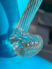 Beau grand pichet vintage en opaline bleu ciel