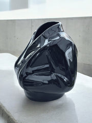 Vase blouson en céramique noire