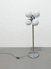 Lampadaire chromé avec globes en opaline, années 60-70, dans le goût de Kaiser Leuchten,ère spatiale