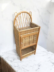 Petite étagère en osier