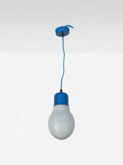 Luminaire en forme d’ampoule surdimensionnée bleu