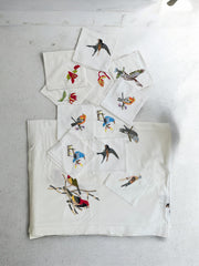 Grande nappe en tissu et 11 serviettes oiseaux brodés