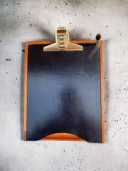 Porte documents en bois années 60 avec calendrier perpétuel en laiton