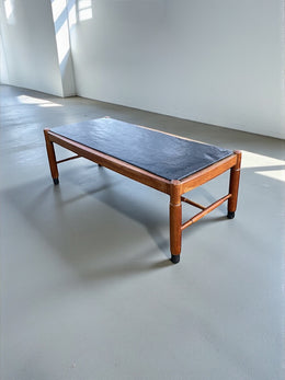 Table basse en chêne et ardoise scandinave années 60