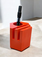 Boite à bics et papiers orange vintage