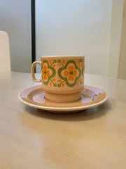 6 tasses et sous-tasse motif rétro