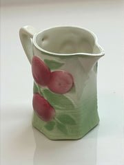 Beau grand pichet barbotine fin XIX eme motif fruits