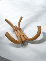 Ancienne patère en rotin