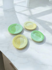 Assiettes Luminarc vintage jaunes et vertes, 16 pièces