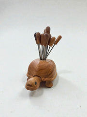 Piques apéros sur support tortue en bois