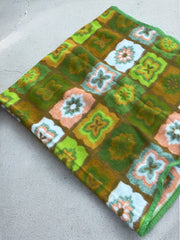 Couverture/plaid/couvre-lit vert et orange fleurs seventies