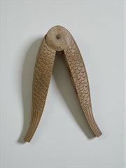 Casse noix poisson en bois années 50