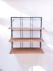 Rare étagère Meurop en bois et métal noir