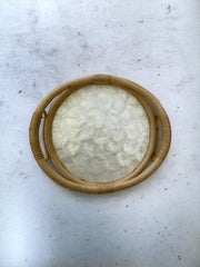 Plateau en nacre et rotin