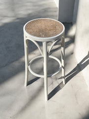 Tabouret années 60 haut de bar bois blanc et cannage