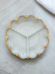Plat apéro opaline blanche et bords dorés