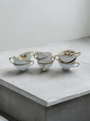 Service à café végétal doré et assiettes à dessert - 35 pièces