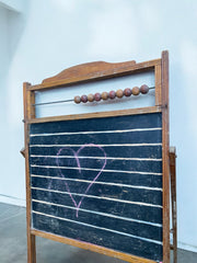 Ancien tableau d’écolier et boulier intégré