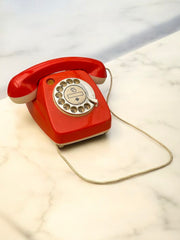 Téléphone vintage orange