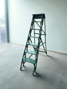 Ancien grand escabeau en bois peinture d’origine, 1920-30