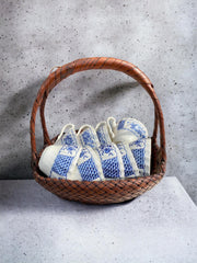 Panier de tasses motif bleu floral