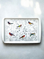 Plateau ancien avec motif oiseaux