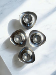 4 coquetiers en inox triangulaires dans le goût de Allesi