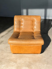 Chauffeuse en cuir cognac 1960