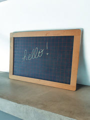 Petit tableau d’écolier quadrillé rouge