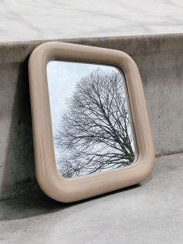 Miroir beige dans le goût du Delfo de Sergio Mazza pour Artemide, années 1960