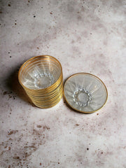 12 coupelles en verre bord doré et un plus grand