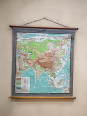 Ancienne carte scolaire Asie montée sur bois